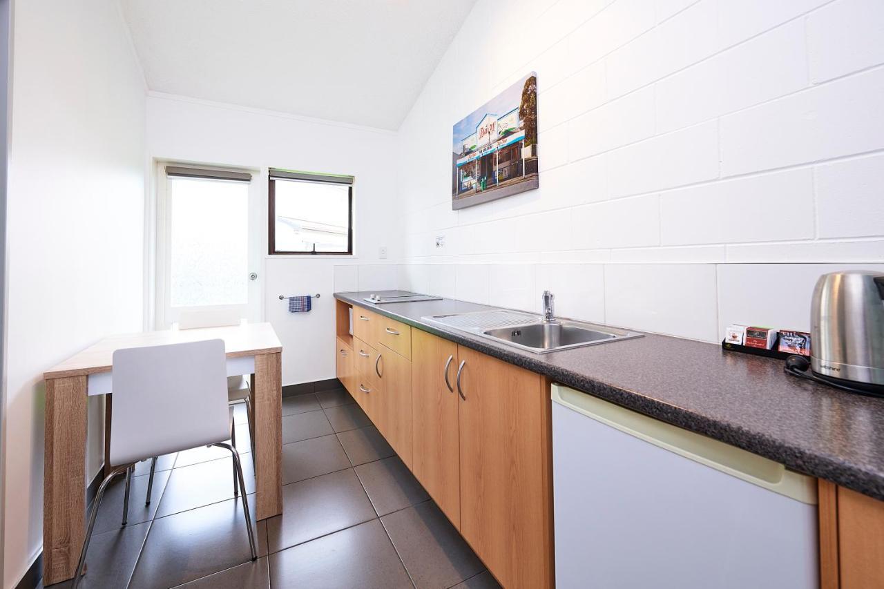 Cobblestone Court Motel - Wenzel Motels Тауранга Экстерьер фото